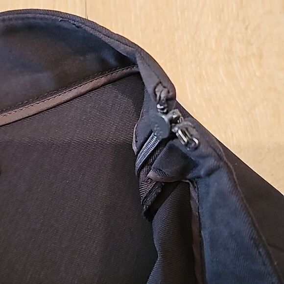 Dark brown a line skirt size 2 Theory - Picture 3 of 11